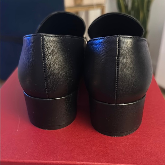 Ferragamo Chain Trim Black Leather Heeled Loafers Size 8 1/2 C - Picture 6 of 8